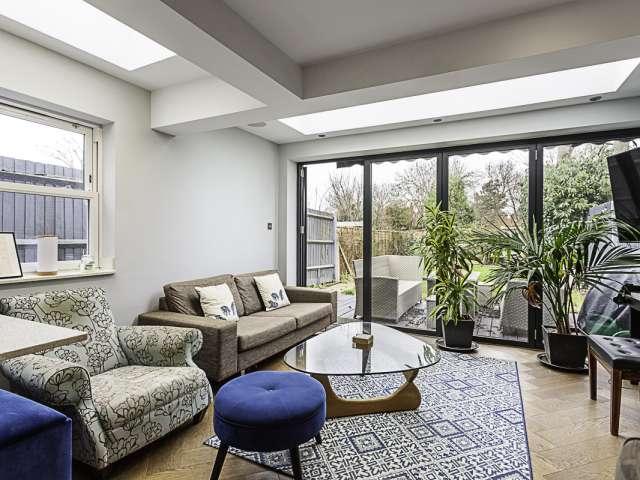 Modern and Spacious Colliers Wood Home