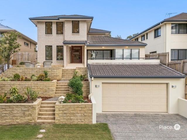 Modern and spacious family Sanctuary Positioned within the Mansfield High school catchment