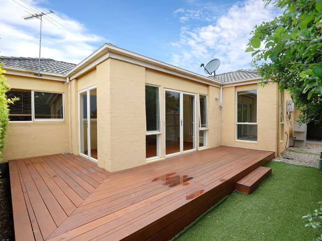 Modern and spacious home unit in a prime location