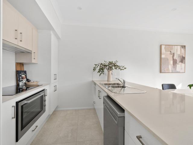 MODERN AND SPACIOUS LIVING IN THE HEART OF ST GEORGES BASIN