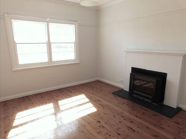 Modern and Spacious South Tamworth Home with Ample Natural Light Arrange a Viewing Today!