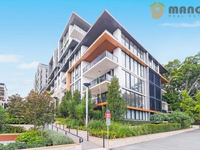 Modern and Spacious Waterfront Apartment at a Convenient Location in a Resort Lifestyle Setting