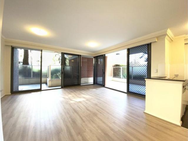 Modern and spacious 2 beds and 2 bathrooms unit located on the Ground Floor with a Northerly aspect