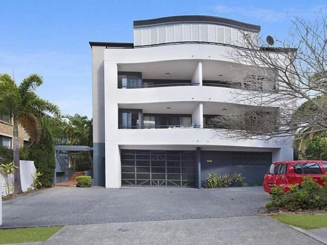 Modern and spacious 2 bedroom apartment will impress!
