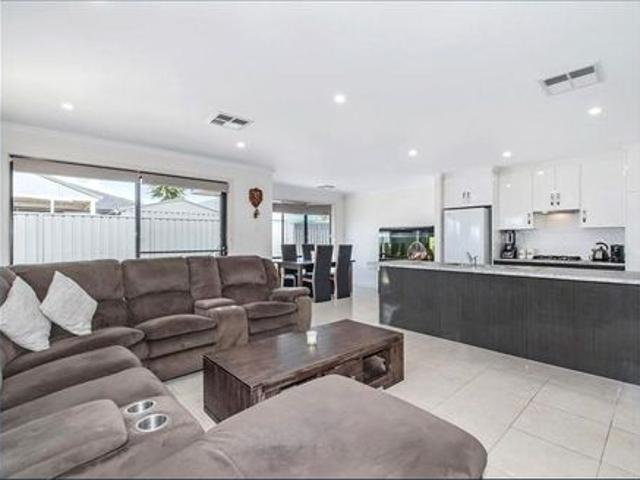 Modern and Spacious 3 Bedroom and Rental House in Andrews Farm