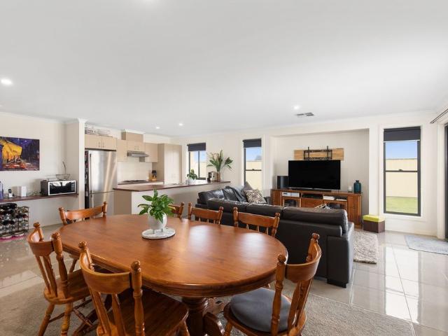 Modern and Spacious 4 Bedroom Home
