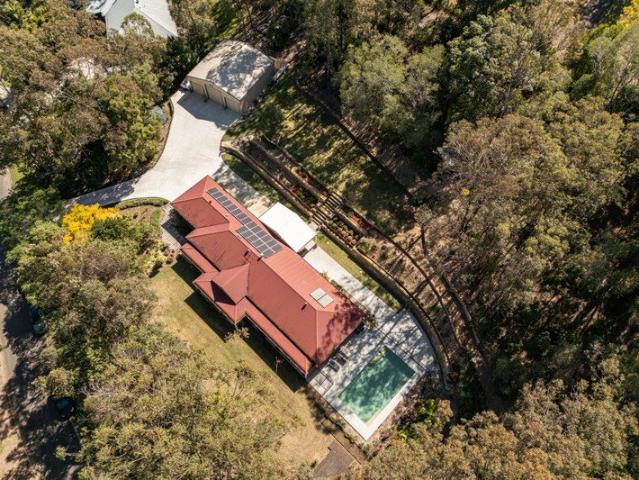 MODERN ACREAGE WITH HUGE SHED! EXCLUSIVE EATONS HILL STREET!
