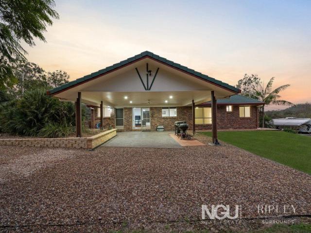 Modern Acreage Living with Fireplace, Huge Patio and 6x6m Shed