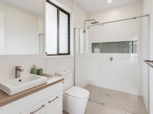 Modern Acreage Living With Space For The Whole Family!