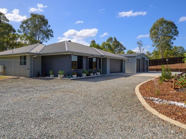 Modern Acreage Living with Space, Style and Practicality