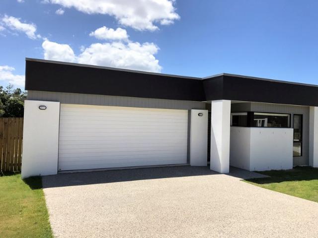 Modern Air Conditioned Home with Large Backyard