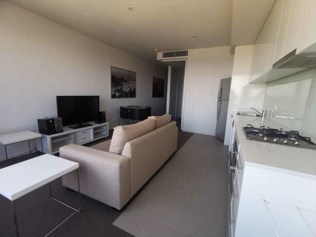 Modern ALT Apartment with Views & Lifestyle Convenience