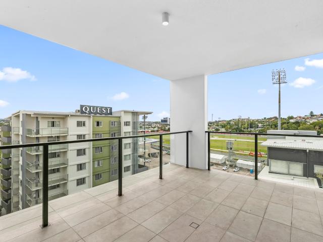 Modern Albion Living with Rooftop City Views⭐