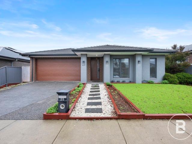 MODERN ALFREDTON LIVING DESIGNED FOR THE GROWING FAMILY