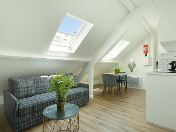 Modern apartment near the Eiffel Tower, Paris Amsterdam Apartments for Rent