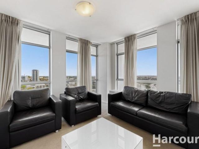 Modern Apartment Offering Exceptional City Convenience