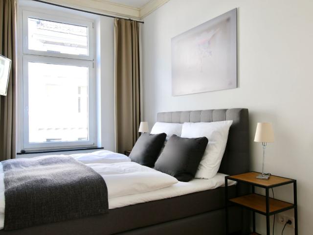 Modern apartment at Hansaring, Koln Amsterdam Apartments for Rent