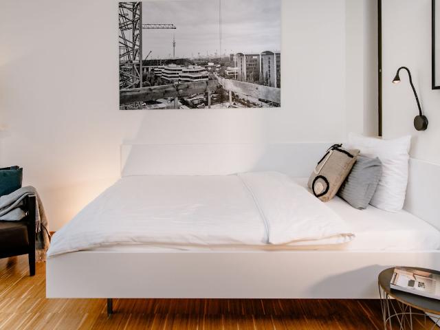 Modern Apartment at the Olympiapark, Munchen Amsterdam Apartments for Rent