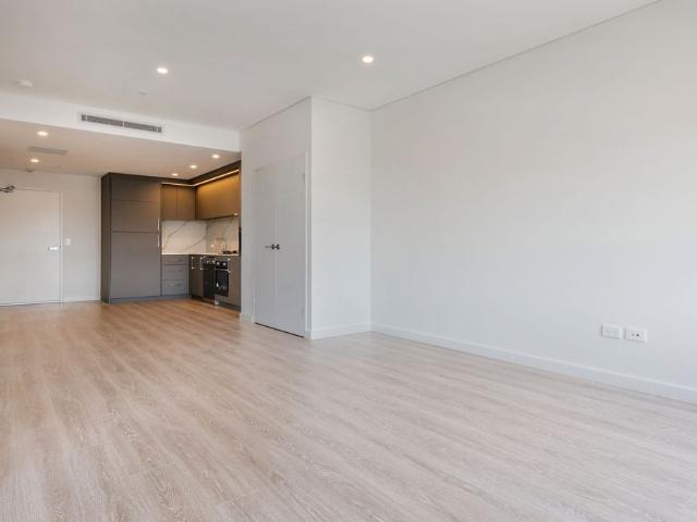 Modern Apartment Available Prime Location and stunning finishes