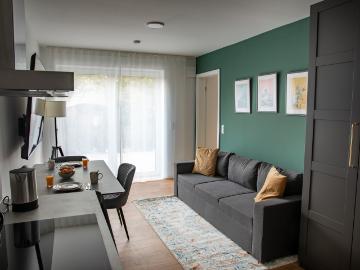 Modern Apartment by the Basilica I 35 sqm I 1 Bed