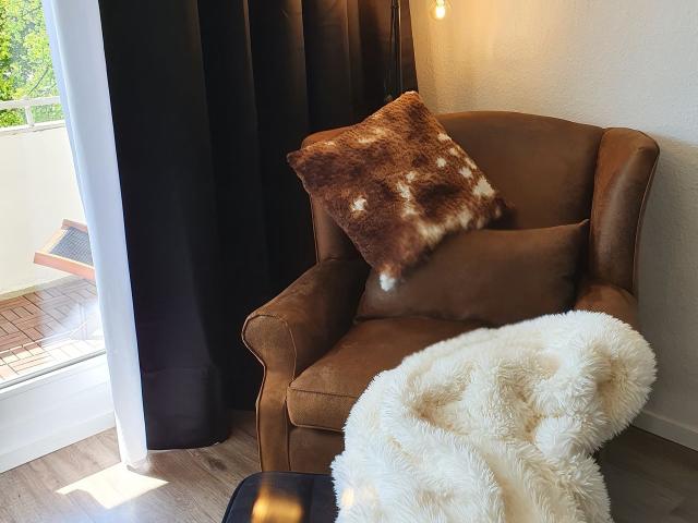 Modern apartment – centrally located with a view “into the green”, Dusseldorf Amsterdam Apartments for Rent