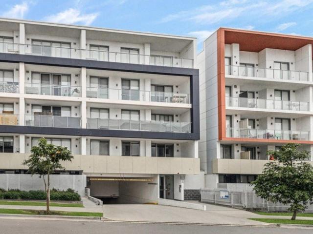 Modern Apartment close to Schofields Station