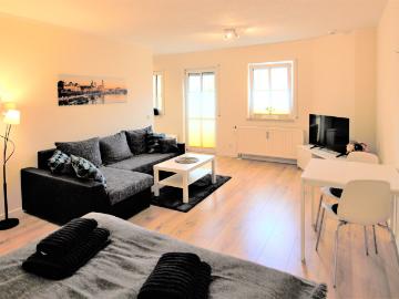 Wachsbleichstraße, Hohenthalplatz