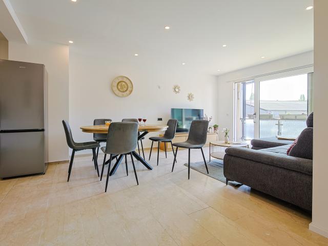 Modern apartment for 7 people with balcony in Leverkusen Rheindorf