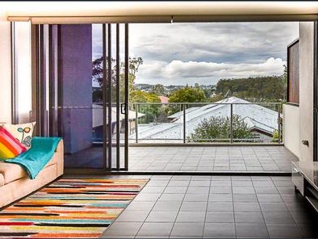 Modern Apartment in Annerley