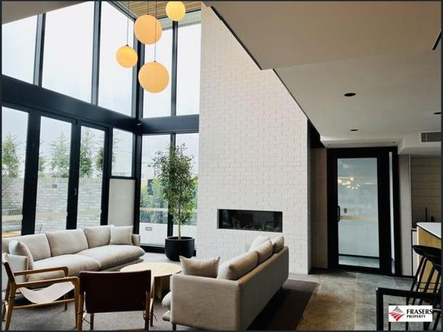 Modern Apartment in Burwood East