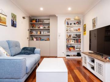 Modern Apartment In Convenient Location