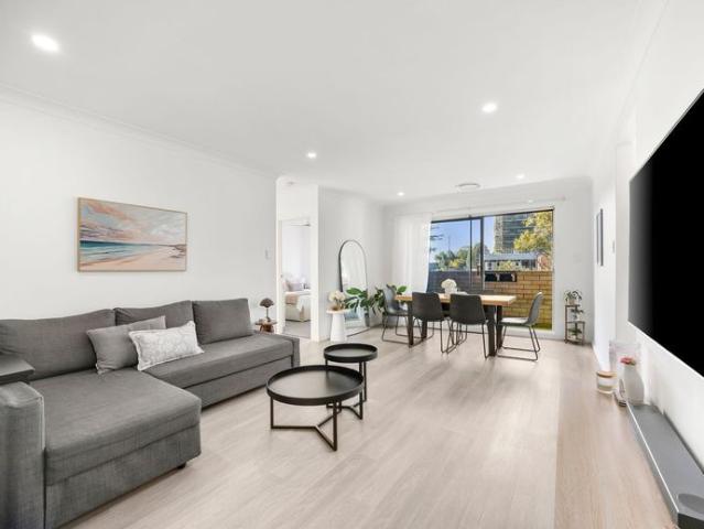 Modern Apartment in Convenient Location