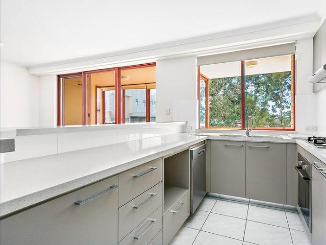 Modern Apartment in Convenient Location