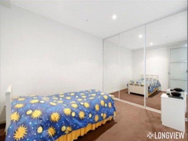 Modern apartment in GW school zone STSA
