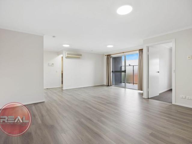 Modern Apartment in Heart of Mawson Lakes!