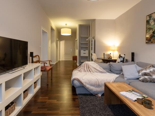 Modern apartment in historical building near Simon Dach Strasse