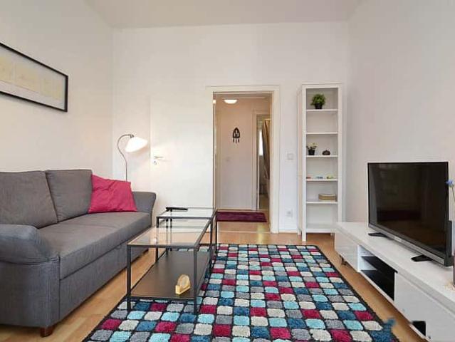 Modern apartment in perfect residential area near Kunfursdendamm