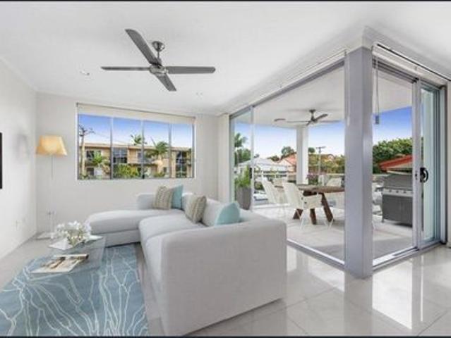 Modern Apartment in Prime Ascot Location