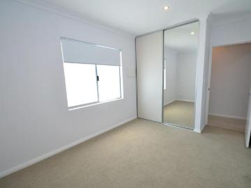 Modern Apartment in Prime Cloverdale Location