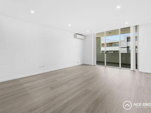 Modern Apartment in Prime Location – Walk to Shops & Station