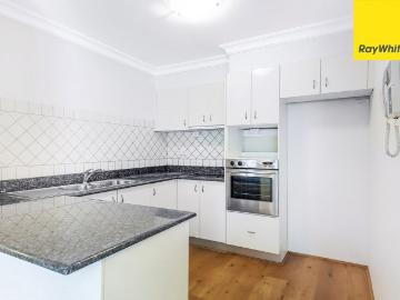 Modern Apartment in Prime Location Walk to Station & Shops