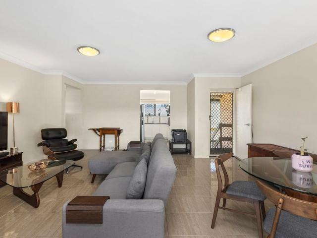 Modern Apartment in Prime Location