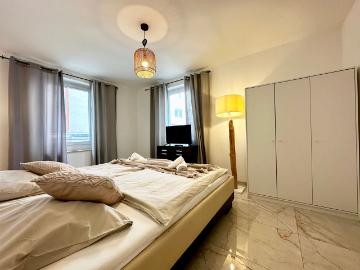 Modern Apartment in Prime Stuttgart Mitte/West Location, Stuttgart Amsterdam Apartments for Rent
