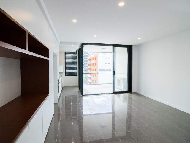 Modern Apartment in Prime West End Location