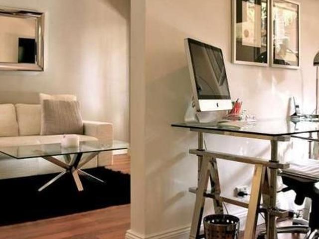 MODERN APARTMENT IN QUIET, TRENDY LOCATION