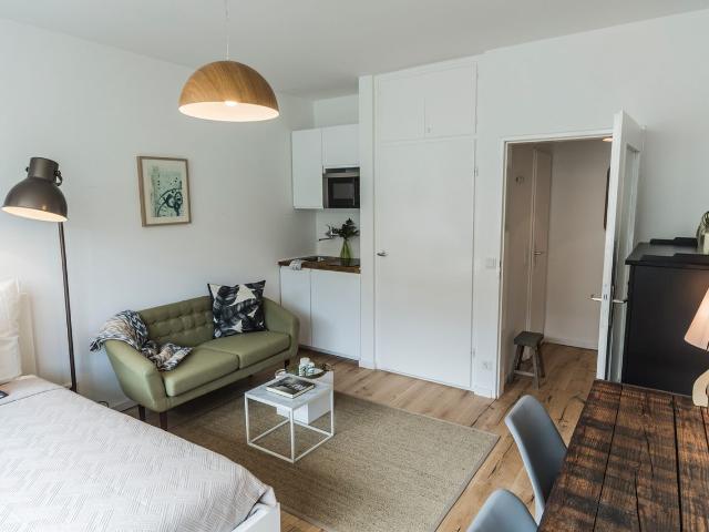 MODERN APARTMENT IN SCENE DISTRICT*, Dusseldorf Amsterdam Apartments for Rent