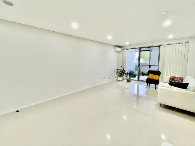 Modern Apartment In Sought After Location!