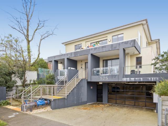 Modern Apartment in the Balwyn High School Zone