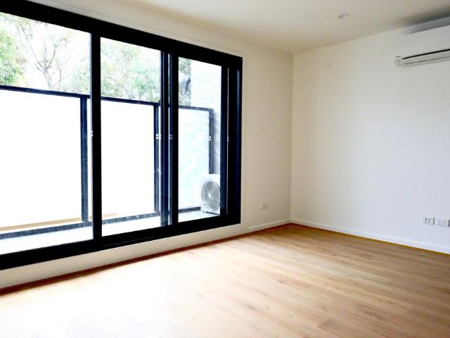 Modern Apartment in the Heart of Carnegie
