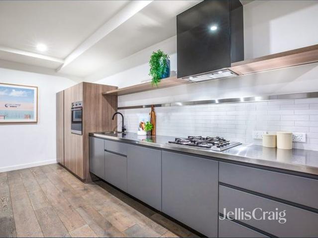 Modern Apartment in the Heart of Richmond